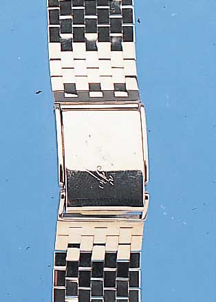 UHRENGOLDBAND, GG 333/000, L. VON STEG ZU STEG 15,5 CM, STEGBR. 17 MM, TOTALGEW. CA. 28 G, FALTSCHL. M. DEHNUNGSAUSGL. U. MONOGR. ...