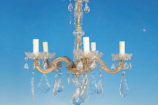 DECKENLüSTER, ITALIEN, MITTE 20. JH. FüNF BRENNSTELLEN, GEHäNGE FAST KOMPLETT, H.53 CM, D. 50 CM, VERSCHMUTZT, FUNKTION NICHTGEPRüFT