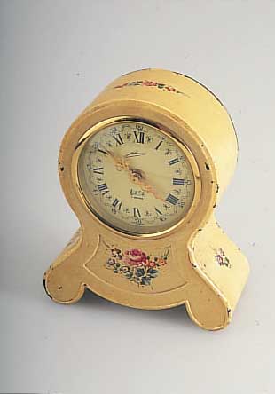 TISCHWECKER MIT WALZENSPIELWERK, VON SCHMID,DEUTSCHLAND UM 1954, METALL LACKIERT, BLüTEN- DEKOR BER., MUSIKTHEMA SCHLAFLIED "GUTEN ABEND, ...