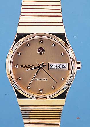 RADO HERRENARMBANDUHR VOYAGER, REF.-NR. 136-4012-2, SCHWEIZ UM 1988, METALL HARTVERG. INCL. ORIG.-EDELST.-BAND, BODEN GESCHR., STD.-ZEICHEN BEI ...