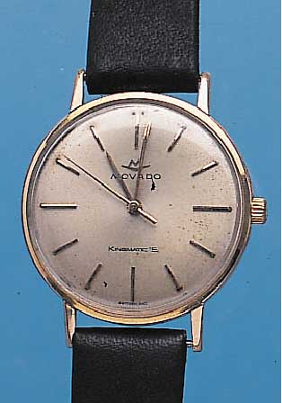 MOVADO HERRENARMBANDUHR KINGMATIC, REF.-NR. 59151/98, SCHWEIZ UM 1964, GG-AUFLAGE 40 MI- CRON, EDELST.-SCHR.-BODEN, 28 ST., ZENTRALRO- TOR, KAL. ...