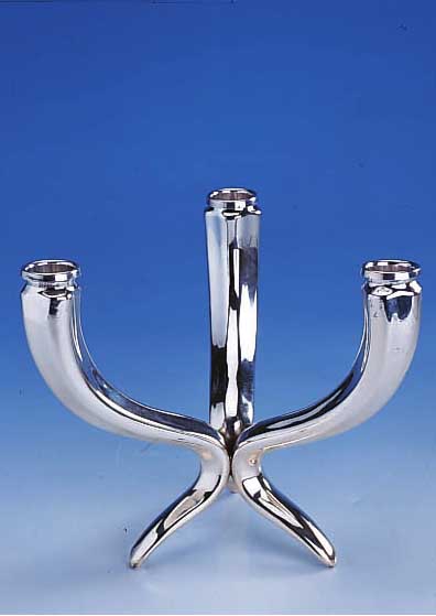 3-ARMIGER KERZENLEUCHTER, 925ER SILBER, GEFüLLT, H. CA. 16.5 CM, D 18 CM, TOTAL CA. 390 G