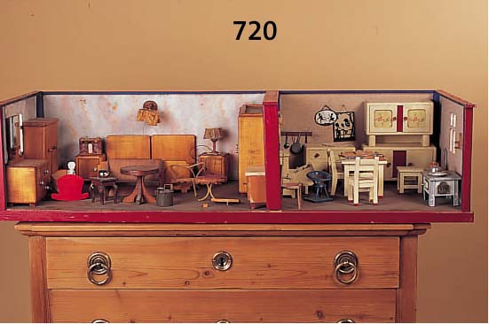 GROßE PUPPENKüCHE, DEUTSCH, 30ER JAHRE, HOLZGEHäUSE, ZWEI ZIMMER, EIN SCHLAFZIMMER BEST.AUS ZWEI BETTEN, ZWEI SCHRäNKE, ZWEI ...
