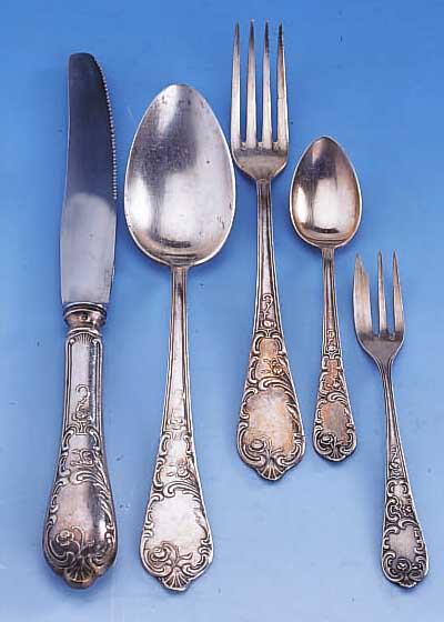 BESTECK FüR 6 PERSONEN, DEUTSCH, ANGEHENDE 50ER JAHRE, 90ER SILBERAUFLAGE, BEST. AUS: 6 MESSER, 6 GABELN, 6 LöFFEL, 6 FRüH- ...