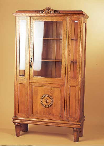 Vitrine, Art-Deco, 20er Jahre, Eichefurnier, facettierte Glaseinsätze, 176 x 96 x 42 cm, aufgearbeitet, Fachböden