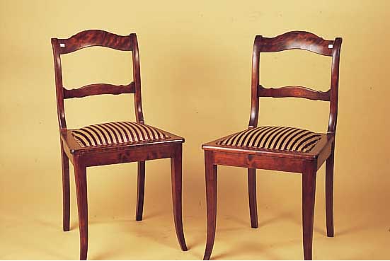 zwei Stühle, Spätbiedermeier, um 1850, neu bezogen, Buche mahagonifarben, H./88/48cm