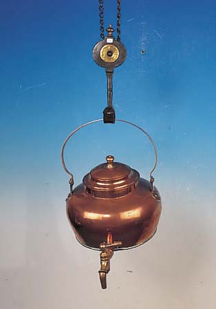WASSERKESSEL M. AUFHäNGUNG, HOLLAND, UM 1760, KUPFERKESSEL MIT MESSINGHAHN, SCHMIEDEEI- SERNE AUFHäNGUNG, L. ALTERS- UND GEBRAUCHSSP.,H. 38 CM