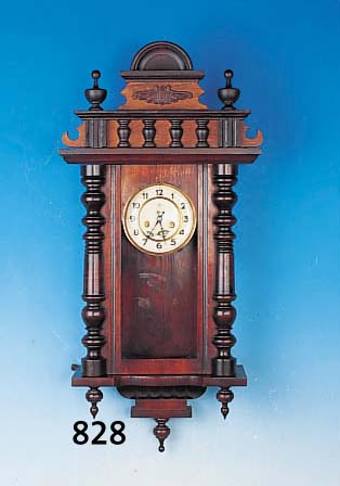 WANDUHR JUNGHANS, UM 1910/20, VERZIERTES HOLZGEHäUSE, AUFSATZ SEK., DREISEITIG VERGLASTPAPIERZIFFERBLATT, SKELETIERTES MESSINGPLATI- NENWERK, ...