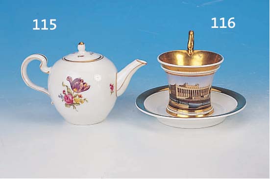 ANSICHTENTASSE, KPM BERLIN, UM 1870, PORZELLAN, IN KARTUSCHE FEINE BUNTE MALEREI: DAS NEUE MUSEUM IN BERLIN, PERLLEISTENDEKOR, REICH ...