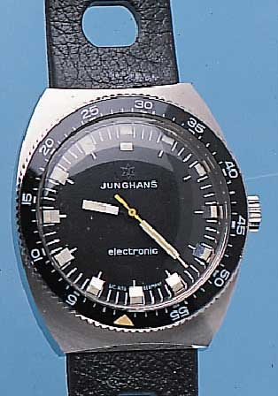 KONVOLUT 2X JUNGHANS BEIDE MODELL ELECTRONIC, M. ANALOGANZ., ELEKTROMECHAN. PRINZIP, UNGETR. LAGERWARE ANF. 70ER JAHRE, NACH ...