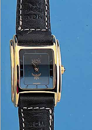 MCM DAMENARMBANDUHR, STAHL VERGOLDET, HIGH- TECH-QUARTZWERK, ETA 980 003. INCL. LEDERBD., BAT. ERNEUERT, ORIG. ETUI UND GARANTIEKARTE, UNGETR. ...