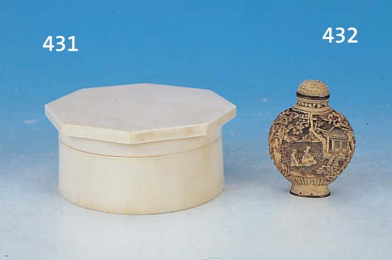 DECKELDOSE, FRANKREICH, UM 1925, ELFENBEIN, 8-ECKIGER DECKEL, H. CA. 4,5 CM, D. CA. 9,5 CM