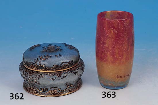 VASE, SIGN. DAUM NANCY, UM 1924-25, PROBESTüCK, EINGESCHLIFFENE NUMMER 14, SCHICHTGLAS MIT ROTEN, GELBEN UND TüRKIS- FARBENEN ...