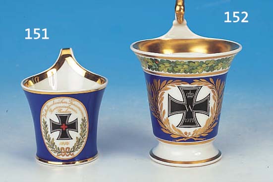 TASSE, KPM BERLIN, UM 1914-18, PORZELLAN, IN KARTUSCHE EISERNES KREUZ UND LORBEERKRANZ, BEZ.: VATERLäNDISCHER FRAUENVEREIN, H. CA. 6,5 CM