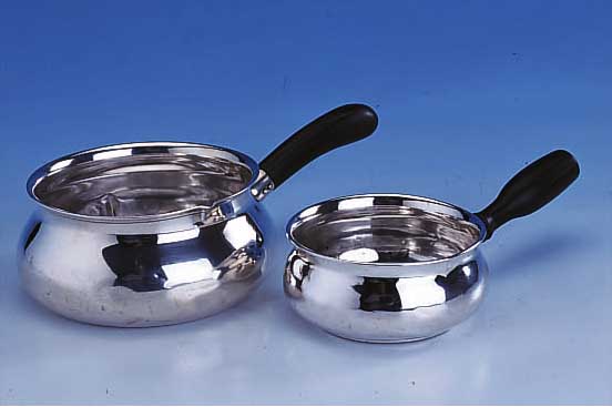 2 STIELPFäNNCHEN, 830ER SILBER, DäNEMARK, KOPENHAGEN DAT. 1939, BEIDE MIT HOLZGRIFFEN, WARDEINMARKE SIEGSGARD, VERDELLT, L. 15..2 BIS 19.5 CM