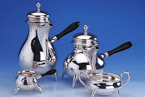 4-TEIL. KAFFEE-/TEESET, KOPENHAGEN 830ER SIL- BER, DäNEMARK UM 1850/1920-30, MEISTEMARKE A. MICHELSEN, HOFLIEFERANT, KäNNCHEN UM 1850, ...
