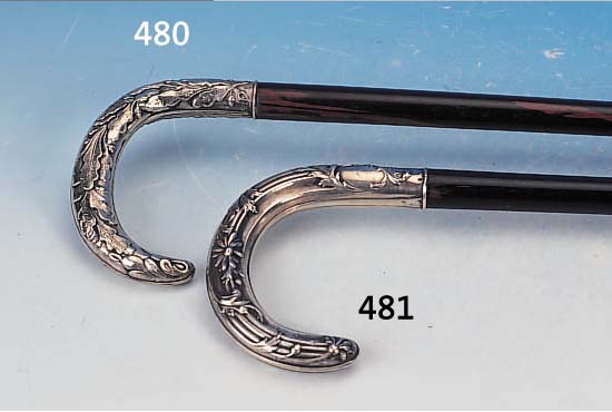 SPAZIERSTOCK, FRANKREICH, UM 1920, GRIFF SILBER, RELIEFIERTER EICHENLAUBDEKOR, L. CA. 92 CM