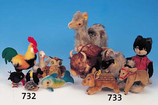 15 TIERPUPPEN, MEIST STEIFF, 60ER BIS 70ER JAHRE, FUCHS, LAMA, ZWEI HASEN, BISON, GEMSE, FOXY, FRISCHLING U.A., EINE KATZE WOHL SCHUCO, 1 X ...