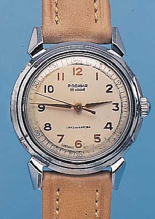 RODINA HERRENARMBANDUHR, SOWJETUNION UM 1960, METALL HARTVERCHR., EDELST.-BODEN GE- SCHR., VERS. ORIG.-BLATT FL., LEDERB. NEU, 22 ST., ...