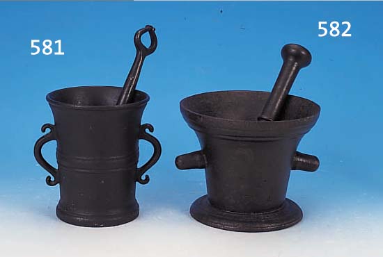 MöRSER MIT PISTILL, RAUM BASEL, UM 1760-70, EISENGUß, PISTILL SEK., ZWEI ANGEDEUTETE HEN- KEL, H. CA. 15,5 CM