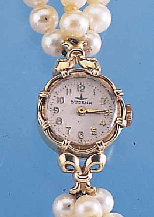 DUGENA DAMENARMBANDUHR, REF.-NR. 41802, SCHWEIZ/DEUTSCHLAND UM 1949, GG 585/000-GEH. INCL. GG-FALTSCHL., DREIREIHIGES ZUCHTPERLEN- BAND, ...