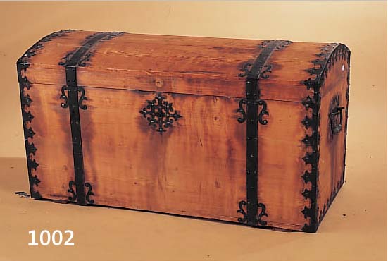 TRUHE, DEUTSCH, UM 1880, WEICHHOLZ MIT SCHMIEDEEISERNER BäNDERUNG, OHNE SCHLüSSEL, CA. 61 X 110 X 60 CM, GEBR.-SPUREN