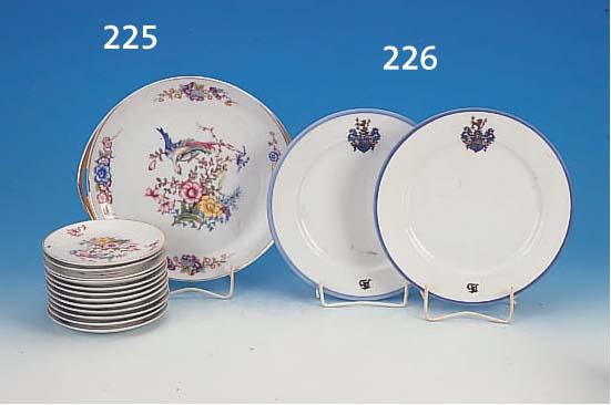 GEBäCKTELLER UND 12 KL. TELLER, ROSENTHAL, 50ER JAHRE, PORZELLAN, BUNT BEDRUCKTER FLO- RALER DEKOR MIT VOGEL, GOLDRAND, TEILS STäRKERBERIEBEN, ...
