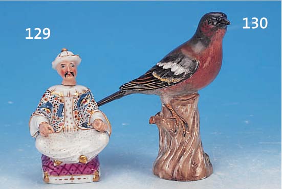 PORZELLANFIGUR, MEISSEN, UM 1860-80, BUNTE BEMALUNG, VOGEL AUF BAUMSTUMPF, H. CA. 15 CM, SCHWANZ U. SCHNABEL REST.