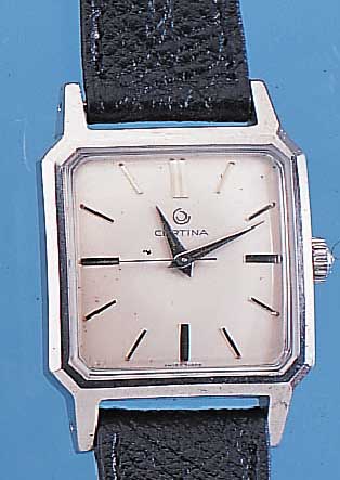 KONVOLUT: 2 CERTINA HERRENARMBANDUHREN, BEIDE FORMGEH. M. VERSCHR. EDELST.-BöDEN NACH GLEICHEM PRINZIP WASSERD., NEUE BäNDER, BEIDE HANDAUFZ. ...