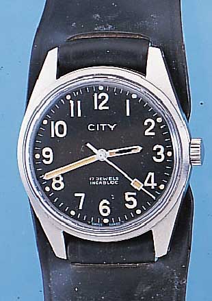 CITY MILITäRARMBANDUHR, REF.-NR. 665, SCHWEIZ/SCHWEDEN UM 1967, EDELST., BODEN GE- SCHR., SCHW. KONTRASTZIFFERBL. M. DIREKT. ...