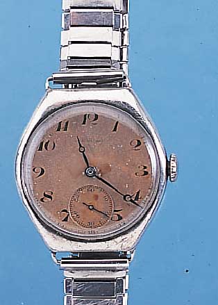 LONGINES HERRENARMBANDUHR, REF.-NR. 5114999,SCHWEIZ UM 1930, 925ER SILBER, TONNENFORM, VERS. BLATT FL., GEBL. STAHLZEIGER, BODEN U. GLASR. ...