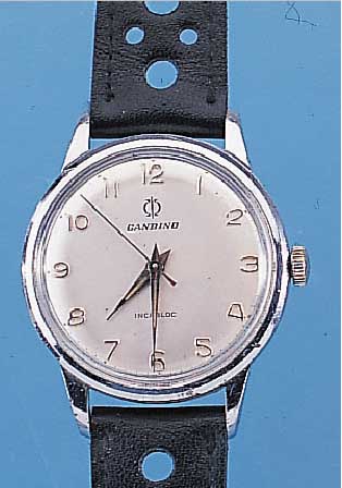 KONVOLUT: 2 CANDINO HERRENARMBANDUHREN, SCHWEIZ UM 1965, BEIDE HANDAUFZ., METALL VER- CHR., EDELST.-SCHR.-BöDEN, BEIDE VERS. BLäTTERBEIDE ...