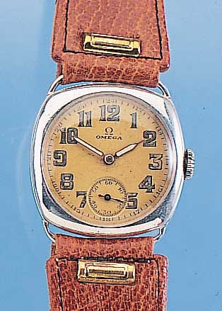 OMEGA HERREARMBANDUHR, REF.-NR. 8397332, SCHWEIZ UM 1933, 925ER SILBER, CARRE-CAMBRE- FORM, BODEN U. GLASR. GEDR., VERG. BLATT, ZEI-GER ERS., ...