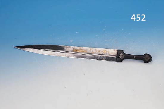 SCHWERT, KAUKASUS, UM 1850, KLINGE MIT MESSINGEINLAGEN ARABISCHER SCHRIFTZEICHEN, HOLZGRIFF, KLINGE SEKUNDäR BESCHLIFFEN, L. CA. 63 CM