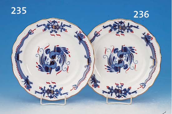 ZIERTELLER, MEISSEN, UM 1860/80, PORZELLAN, FEINE BUNTE BEMALUNG, BLAUER DRACHENDEKOR, GOLDGEHöHT, D. 25,5 CM