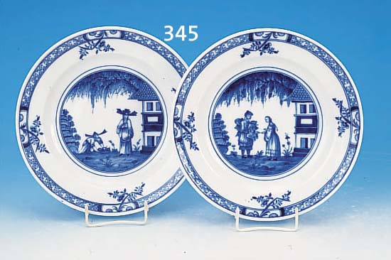 ZWEI TELLER, MEISSEN, UM 1860-70, 1.WAHL, PORZELLAN, BLAUE UNTERGLASURBEMALUNG MIT CHI- NOISERIE, D. CA. 23.5 CM