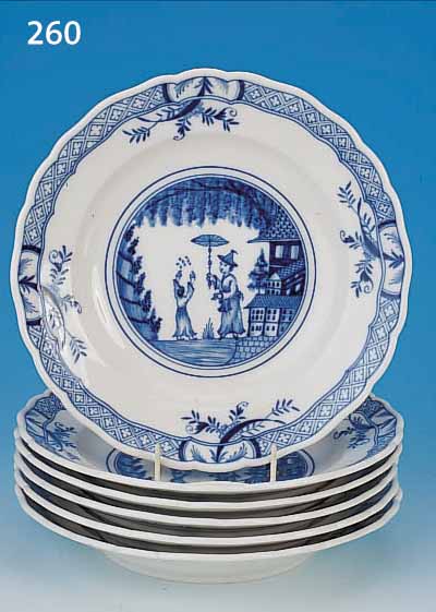 SECHS TIEFE TELLER, MEISSEN, 20. JH., 1. WAHL, PORZELLAN, BLAUE UNTERGLASURBEMALUNG MIT CHINOISERIEDEKOR, D. JE CA. 26 CM