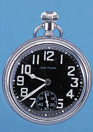 WALTHAM MILITäR B-TASCHENUHR PREMIER, REF.- NR. 506431, USA UM 1940, METALL-SCHR.-GEH. VERCHR., SCHW. EMAIL-KONTRASTZIFFERBL., 9 ST.,MONOM. ...