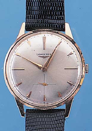 LONGINES HERRENARMBANDUHR, SCHWEIZ UM 1956, NEUTR. RG 750/000 2.GEH., BODEN U. GLASR. GE- DR., BLATT REST., 17 ST., RUNDANKERW., HANDAUFZUG KAL. ...