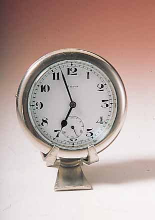 EINBAUUHR, WOHL AUTOUHR MIT 8-TAGEWERK, SCHWEIZ UM 1935, EMAILBL., MESSING VERCHR., VOLLPLATINIGES ANKERWERK, 11 ST., SCHR.-UNR., ANTRIEB ...