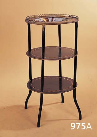 BEISTELLTISCH, FRANKREICH, UM 1900, SCHWARZ GEFASSTES HOLZ MIT BRONZEAPPLIKATIONEN, IN- TARSIERT MIT MAHAGONI UND PERLMUTT, OBERE PLATTE MIT ...