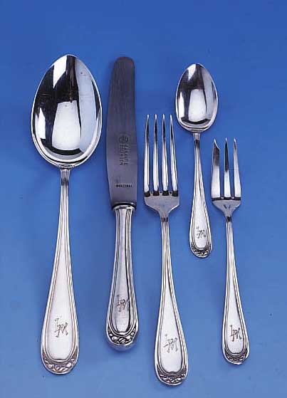 30-TEILIGES BESTECK, GEBR. KüHN SCHWäBISCH GMüND, DAVON IN 800ER SILBER: 6 MENüLöFFEL 6 KAFFEELöFEL, ZUS. CA. 320 G, DAVON IN 90ER ...