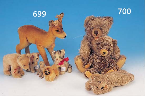 SECHS STEIFF-TIERE, 50-70ER JAHRE, HIRSCH, SUSI, MOLLY, BäR, PEKINESE, AFFE, H. 11 - 31 CM, 3 X KNOPF UND SCHILD, ALTERS- UND ...