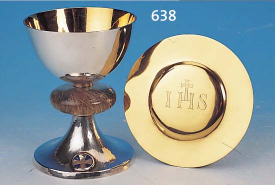 MEßKELCH UND PATENE, H. CASSAU, PADERBORN, UM 1930, SILBER, INNEN UND PATENE VERGOLDET,NODUS BERGKRISTALL MIT RUTHIL-EINSCHLüSSEN, KREUZ AM ...