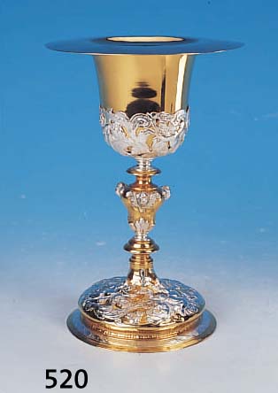 MEßKELCH UND PATENE, ROKOKOSTIL, HANAU, UM 1880/90, SILBER Z.T. VERGOLDET, GETRIEBEN, NODUS MIT DREI HALBPLAST. ENGELSKöPFEN VER- ZIERT, ...