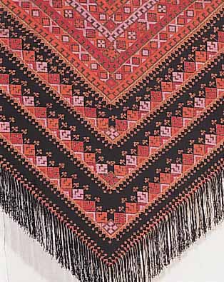 DREIECKIGES HOCHZEITSTUCH.TORKMENISTAN EHZ.2 STICKEREI MIT SEIDE UM 1930.