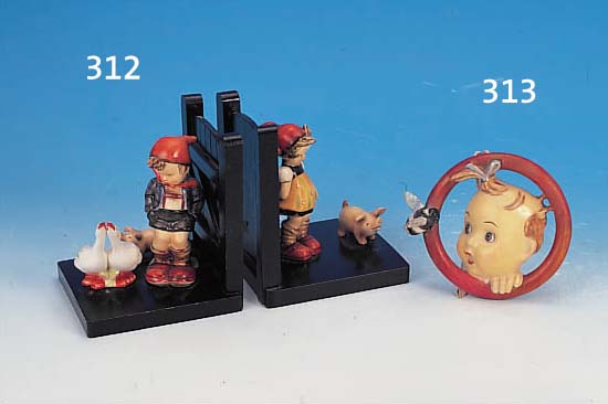 ZWEI BüCHERSTüTZEN, HUMMEL, GOEBEL, 50ER JAHRE, GäNSELIESEL UND SCHWEINEHIRT; 1 X FEHLT DER ZOPF, JUNGE AN DEN SCHUHEN REST., FALSCH ...
