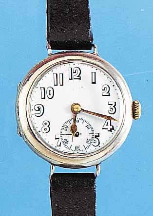 ARMBANDUHR, SCHWEIZ UM 1920, SILBER, EMAIL- BL., BRüCKENANKERW., BLATT VERG., 15 ST., SCHR.-UNR., FLACHSPIR., D. CA. 32 MM, LEDER- B. NEU, EZ 2