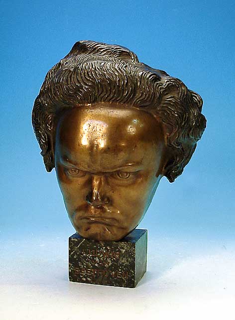 GRASEGGER, GEORG, 1873 PATENKIRCHEN - 1927 KöLN, PORTRAITKOPF LUDWIG VAN BEETHOVEN, BRONZE SIGNIERT, STEINSOCKEL, GESAMTHöHE 28 CM