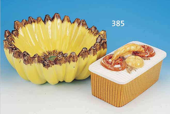 BROTDOSE UND GROßE SCHALE, 1 X SCHRAMBERG, 30ER JAHRE, STEINGUT, MIN. BEST.; SCHALE IM BANANENDEKOR, BUNT STAFFIERT, H.19 CM, D.41CM;U. 19 X 31 ...